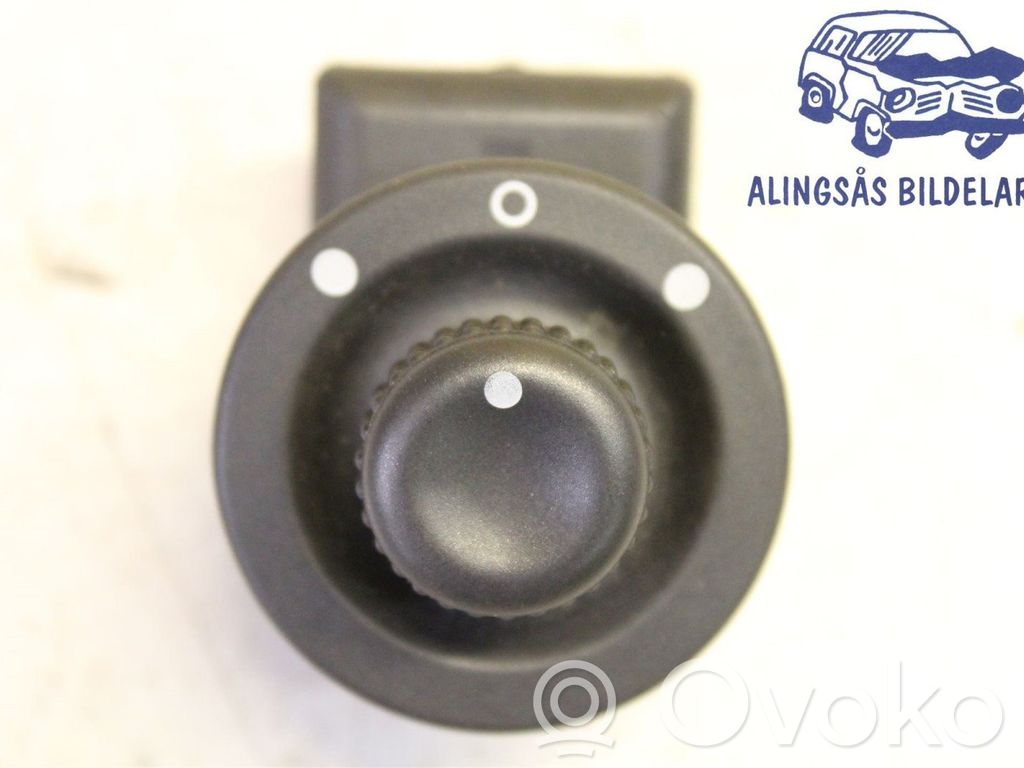 Opel Vivaro Interruptor del espejo lateral 