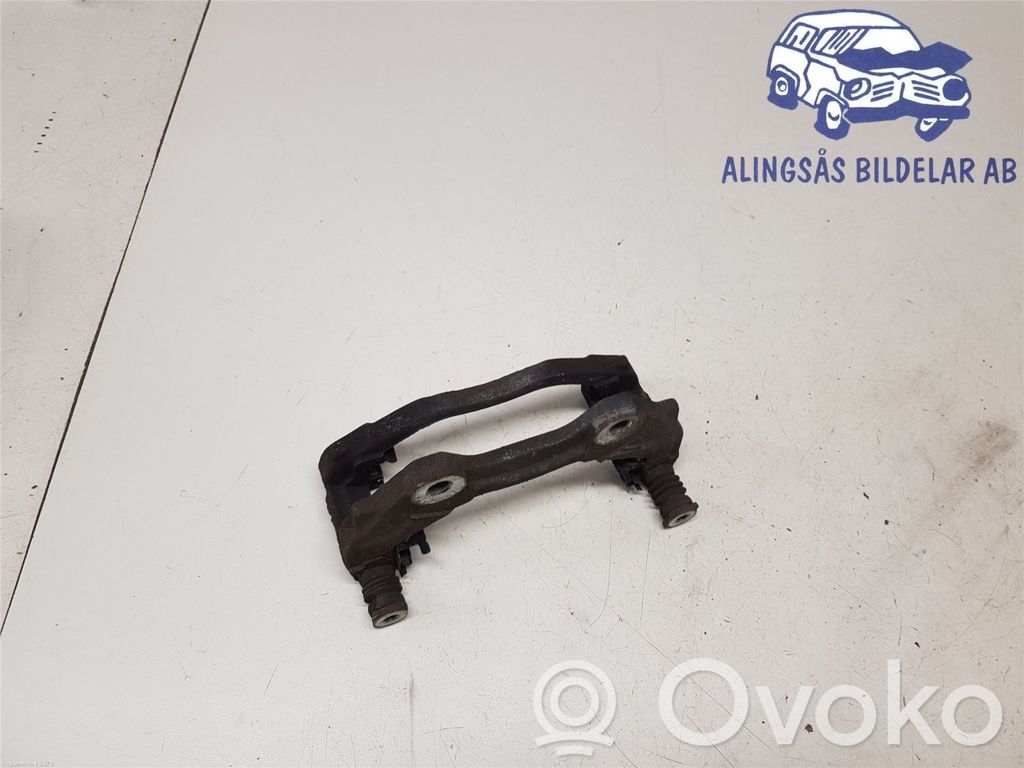 Fiat Tipo Etujarrun jarrusatulan kannatin 
