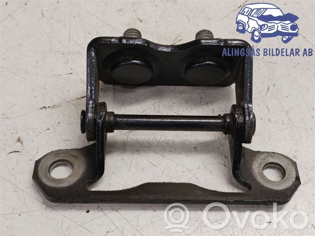 Subaru Forester SJ Tailgate/trunk/boot hinge 
