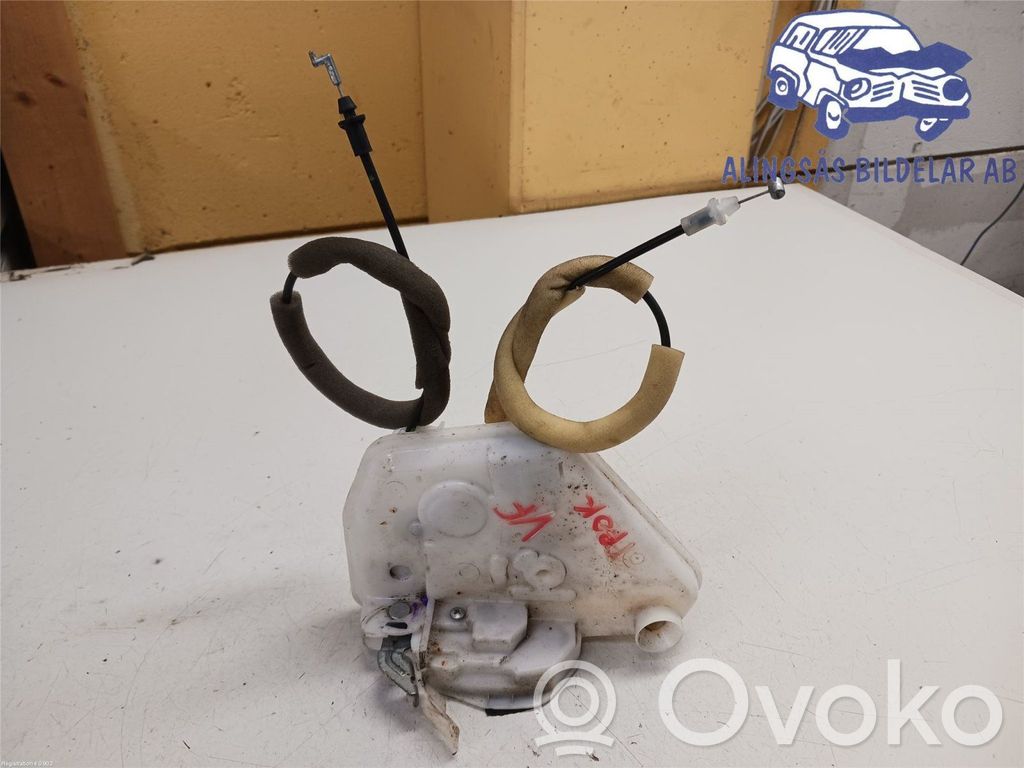 Mazda 2 Priekšpusē slēdzene 