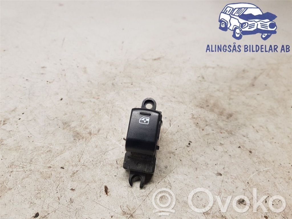 Electric window control switch   83071AJ260