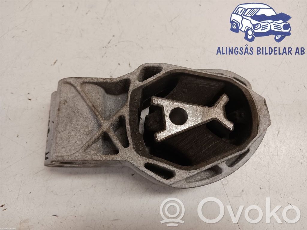 Volvo XC40 Engine mount bracket 