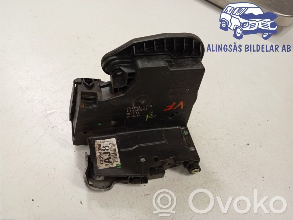 Opel Astra K Priekšpusē slēdzene 