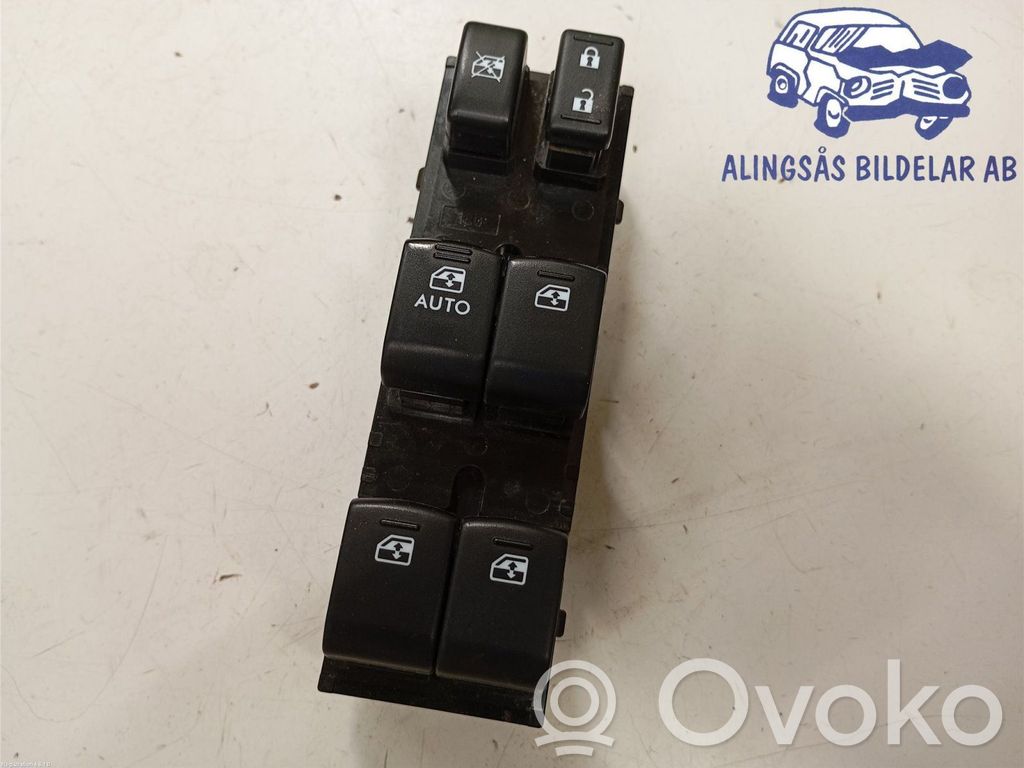 Subaru Forester SJ Electric window control switch 