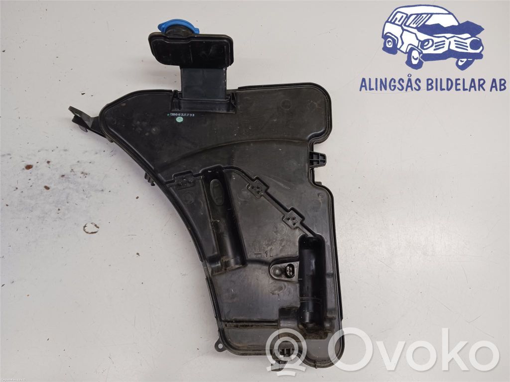 BMW 5 G30 G31 G38 Zbiornik płynu do spryskiwaczy szyby przedniej / czołowej 