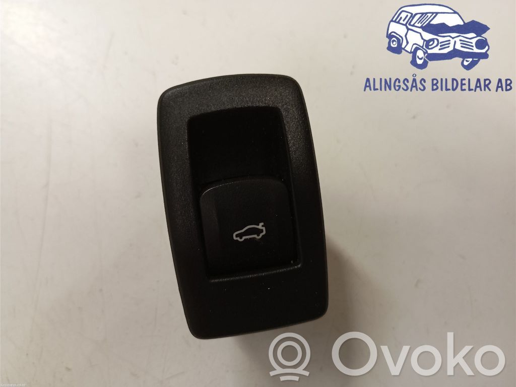 BMW 5 G30 G31 G38 Tailgate/boot open switch button 
