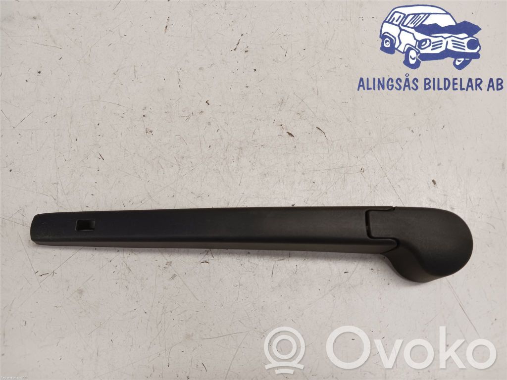 Volkswagen Golf VIII Ramię wycieraczki szyby tylnej 