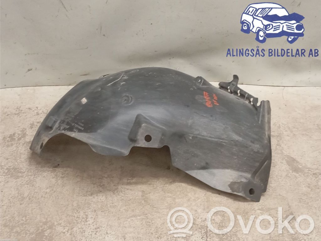 Renault Clio IV Nadkole przednie 