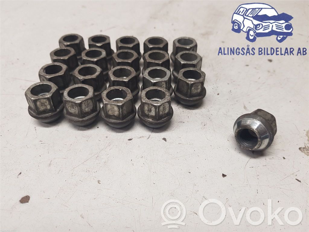 Opel Insignia B Tuercas/tornillos 