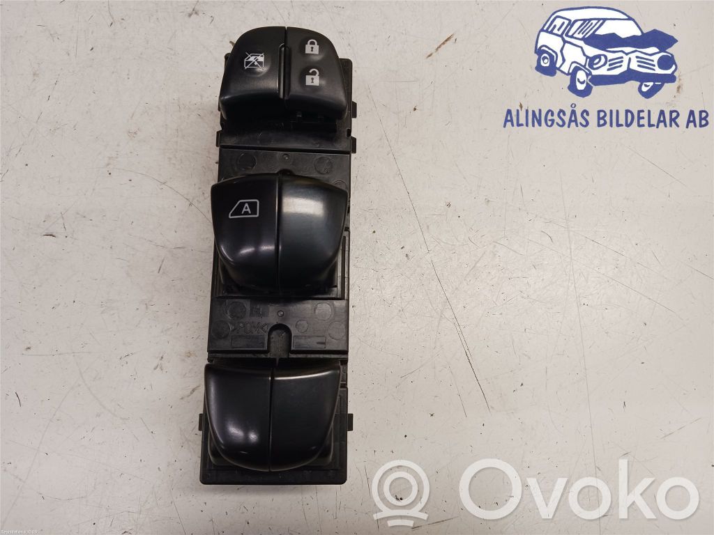 Nissan Qashqai Przyciski szyb 