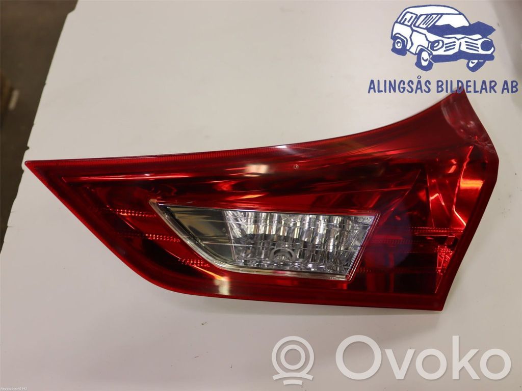 Toyota Auris E180 Luces portón trasero/de freno 