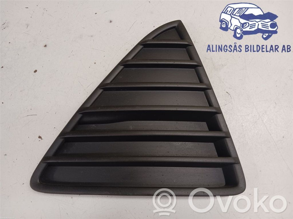 Ford Focus Front bumper upper radiator grill 