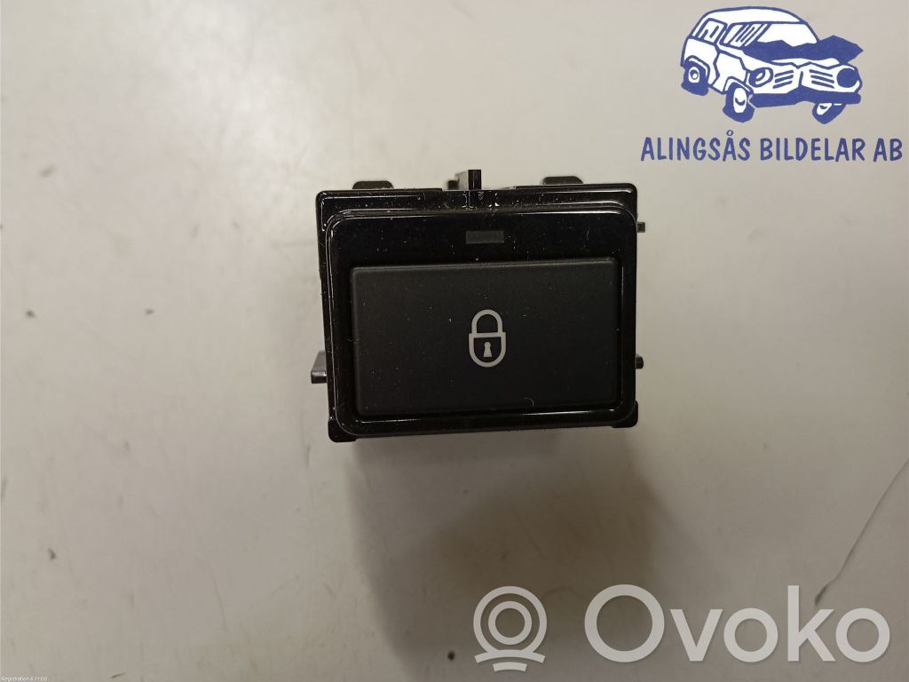 Central locking switch button   T2H6078