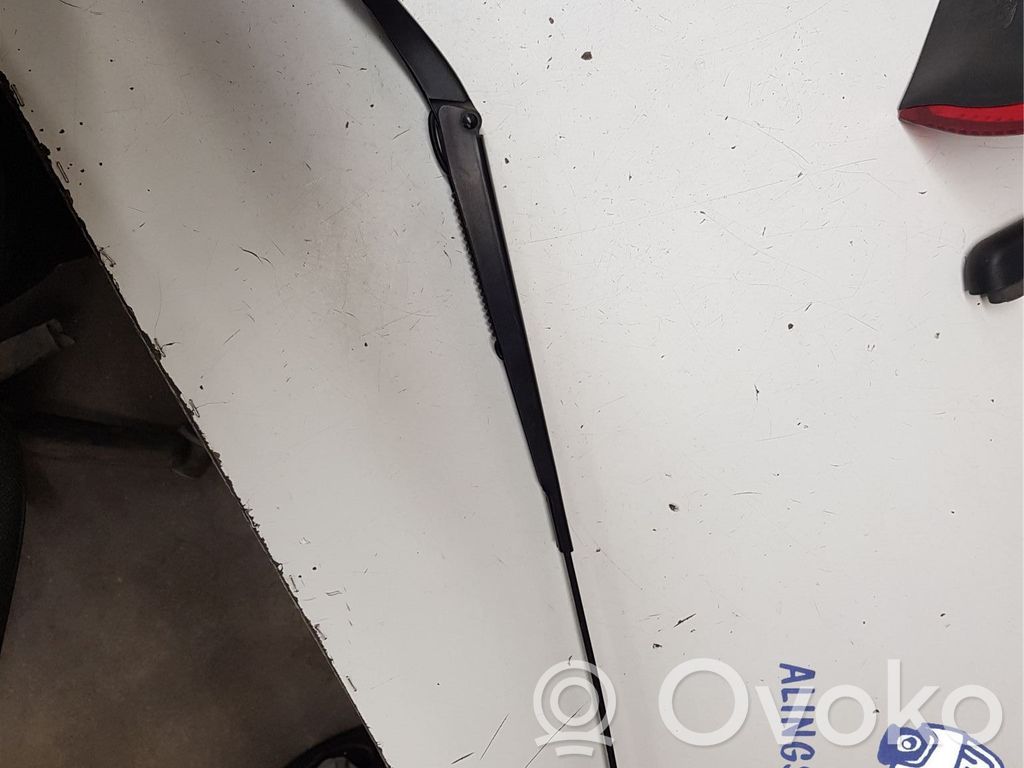 Ford C-MAX II Front wiper blade arm 