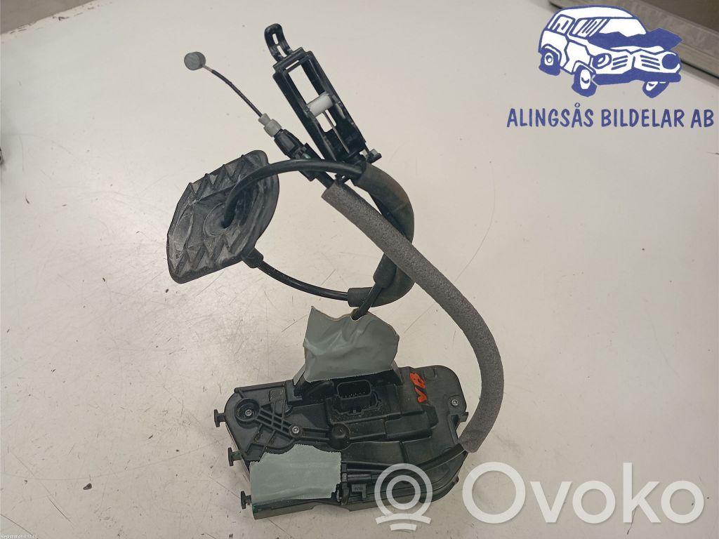 Ford Focus Takaoven lukko 