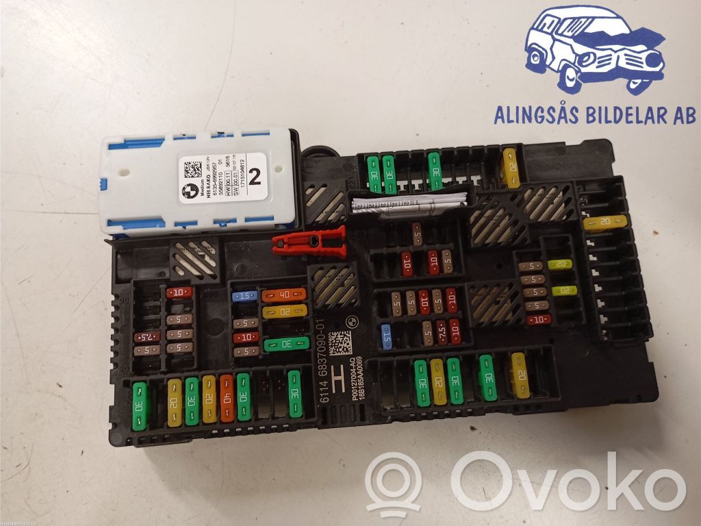 BMW 5 G30 G31 G38 Ramka / Moduł bezpieczników 