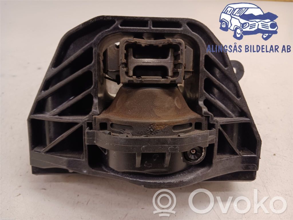 Peugeot 2008 II Engine mounting bracket 