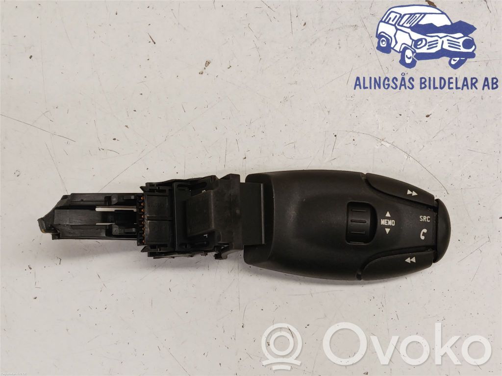 Peugeot 308 Steering wheel buttons/switches 
