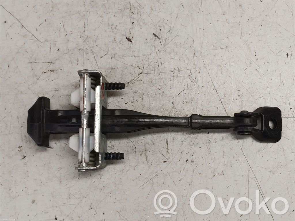 Ford Focus Etuoven pidätin 