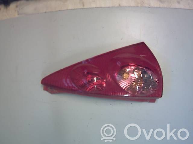 Peugeot 107 Aizmugurējais lukturis virsbūvē 