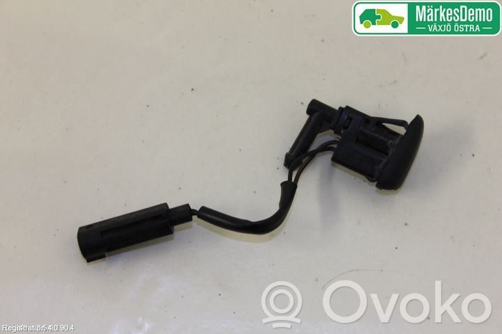 Windshield washer spray nozzle   61667110851