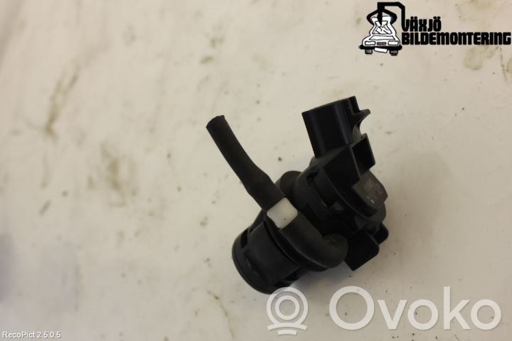 Mazda 3 I Windscreen/windshield washer pump 