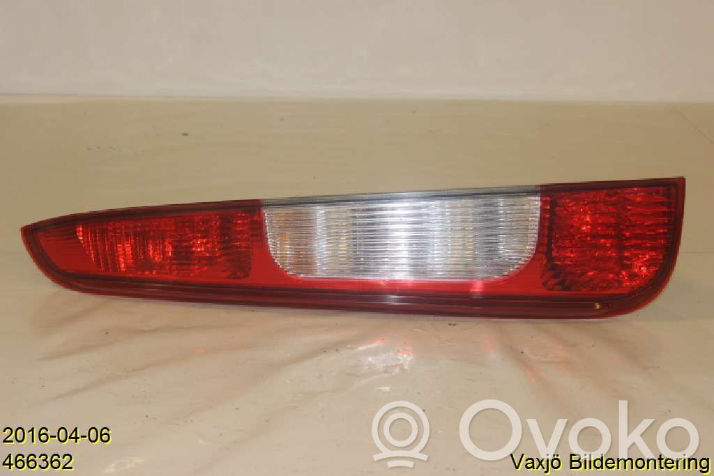 Ford Focus C-MAX Aizmugurējais lukturis virsbūvē 