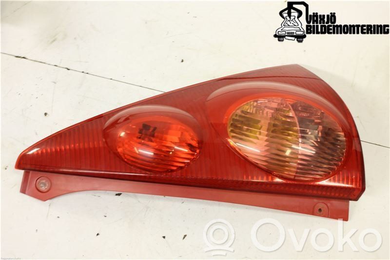 Peugeot 107 Aizmugurējais lukturis virsbūvē 
