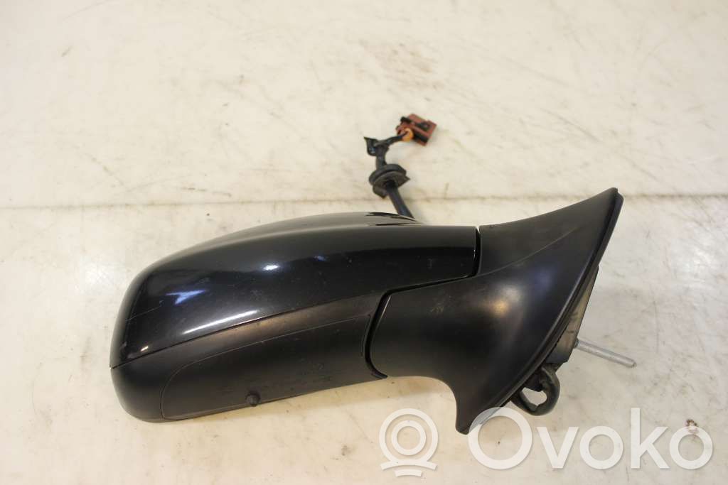 Peugeot 407 Front door electric wing mirror 