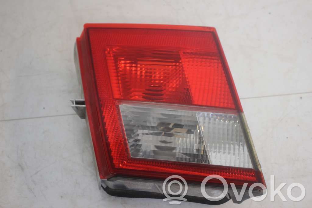 Saab 9-5 Aizmugurējais lukturis pārsegā 