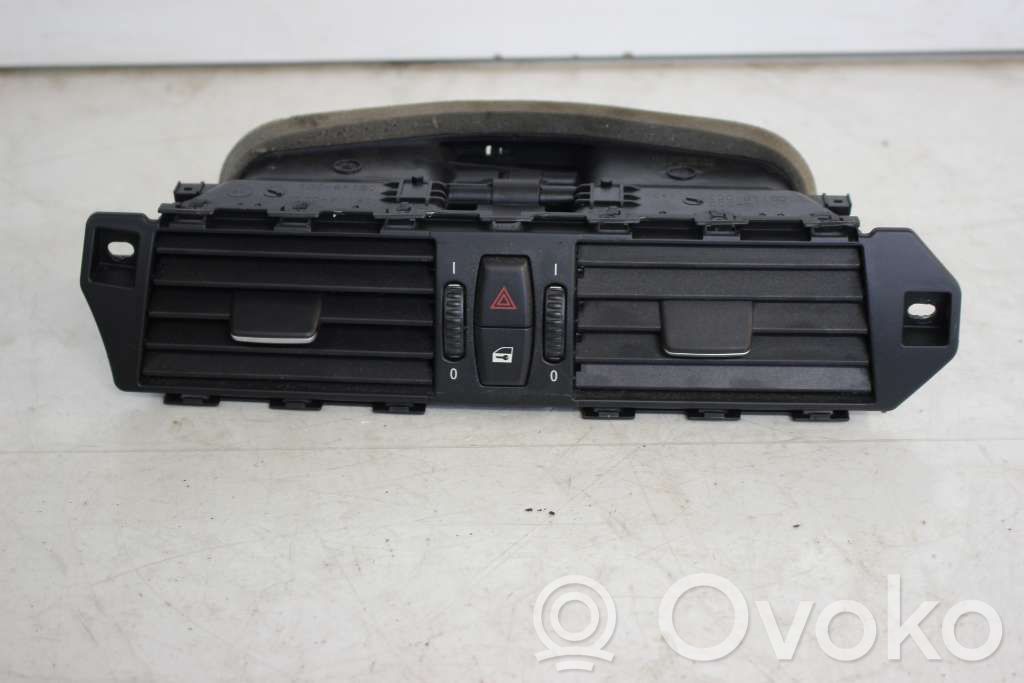 BMW 5 E60 E61 Rejilla de ventilación central del panel 