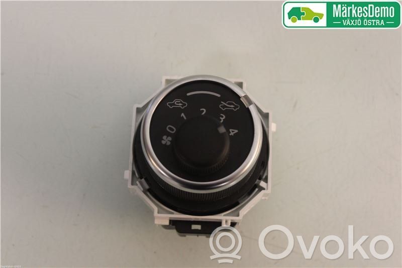 Toyota Yaris Climate control unit 
