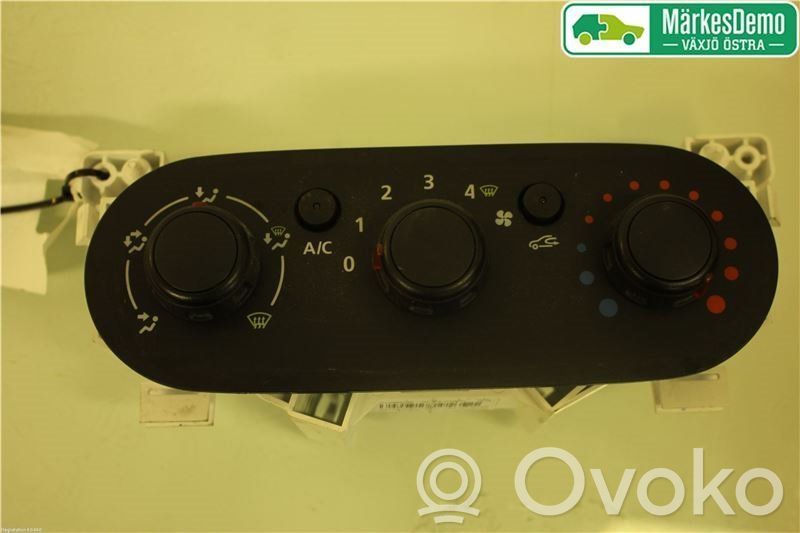 Opel Vivaro Climate control unit 