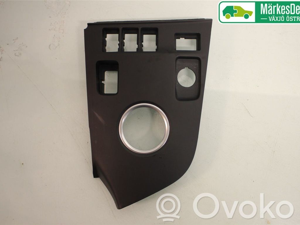 Toyota Auris E180 Verkleidung des Armaturenbretts 