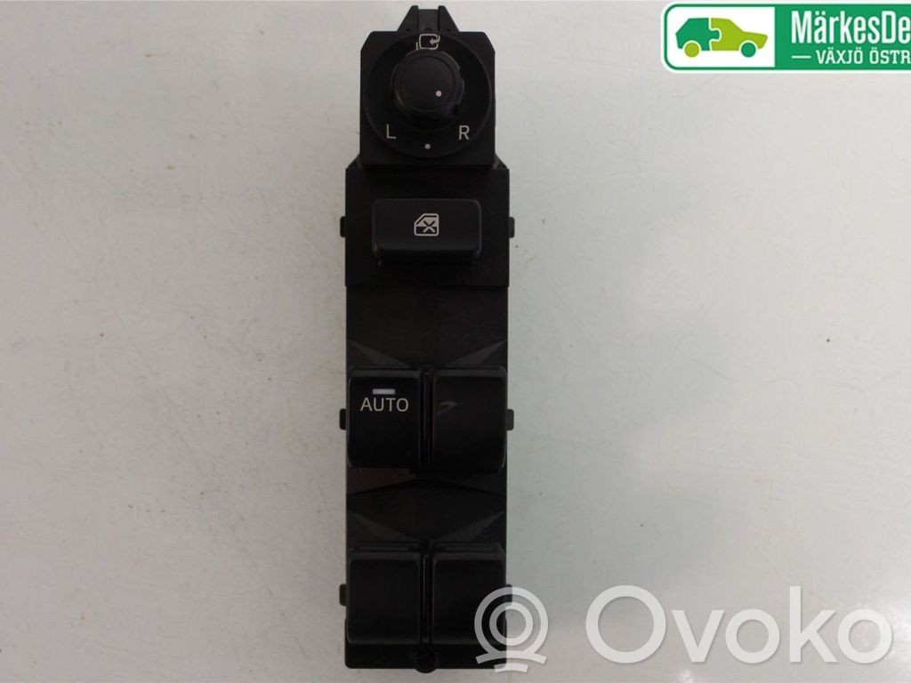 Mazda 3 III Electric window control switch 