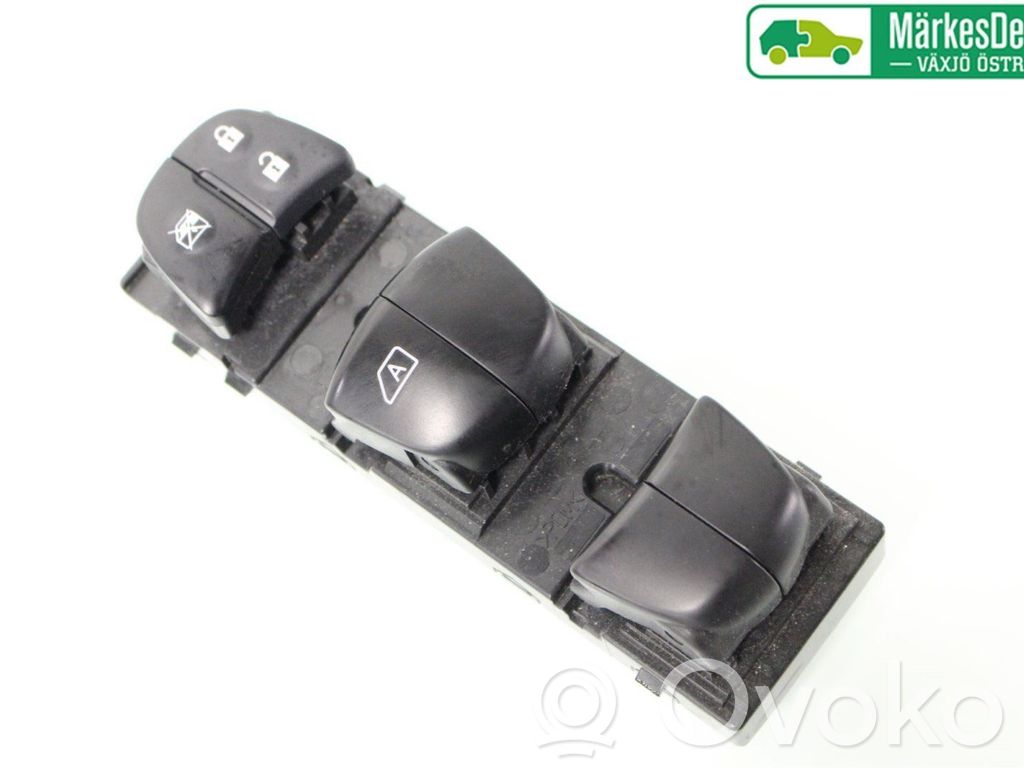 Nissan Qashqai Przyciski szyb 
