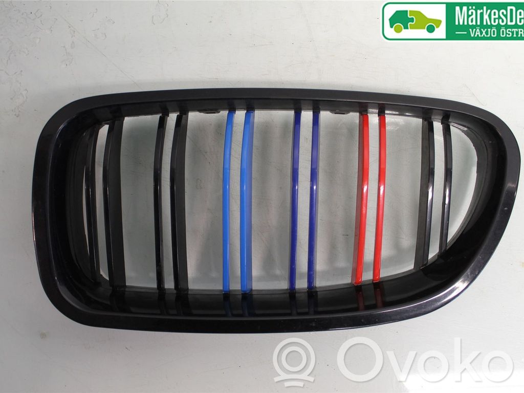 BMW 5 F10 F11 Apakšējais režģis (trīsdaļīgs) 