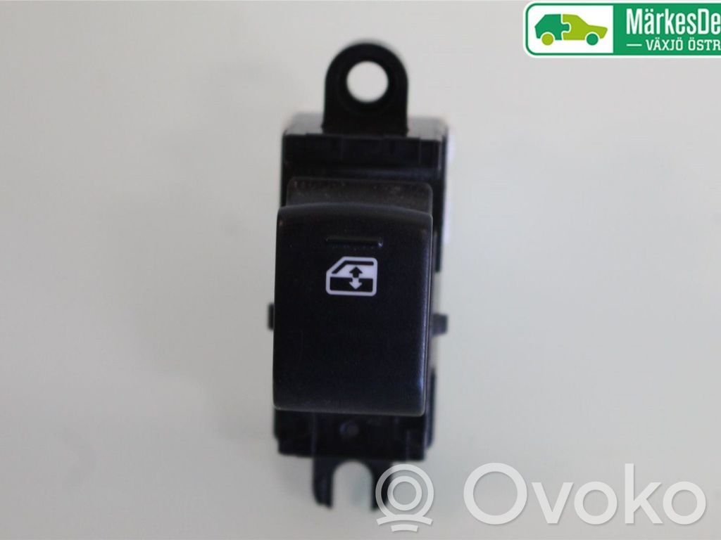 Subaru Outback Electric window control switch 