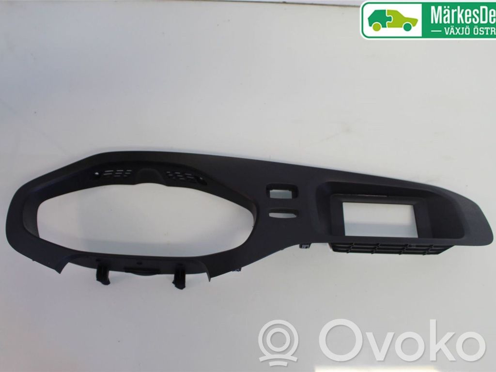 Volvo V40 Radio/GPS head unit trim 