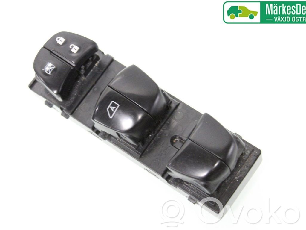 Nissan Qashqai Przyciski szyb 