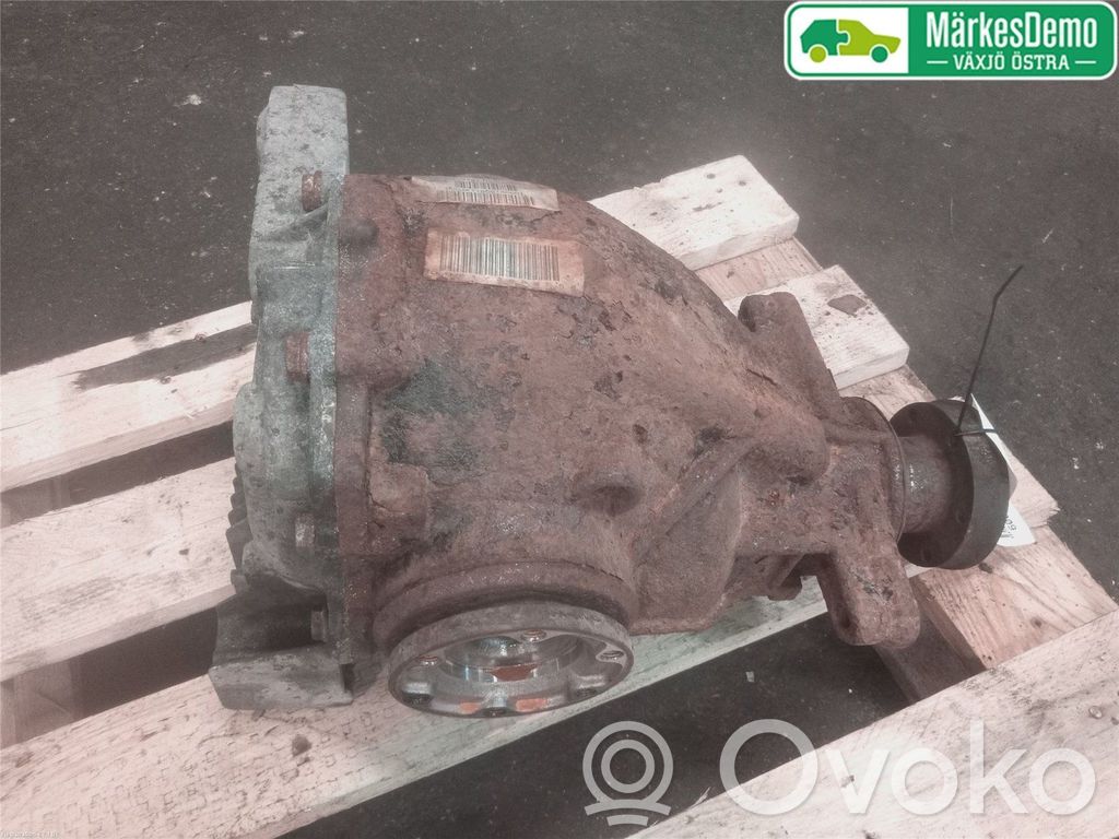 BMW 7 E65 E66 Galinis reduktorius 