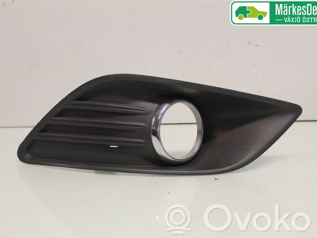 Ford Focus Front fog light trim/grill 