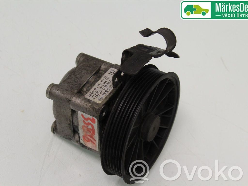 Volvo V70 Ohjaustehostimen pumppu 