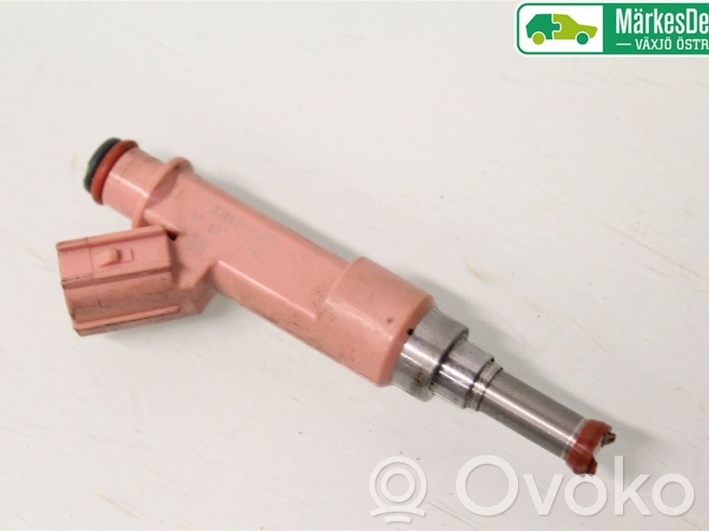 Inyector de combustible   2320909290,232500T080,232500T080