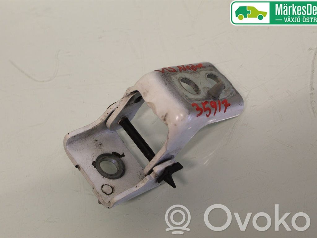 Citroen C3 Aircross Front door lower hinge 