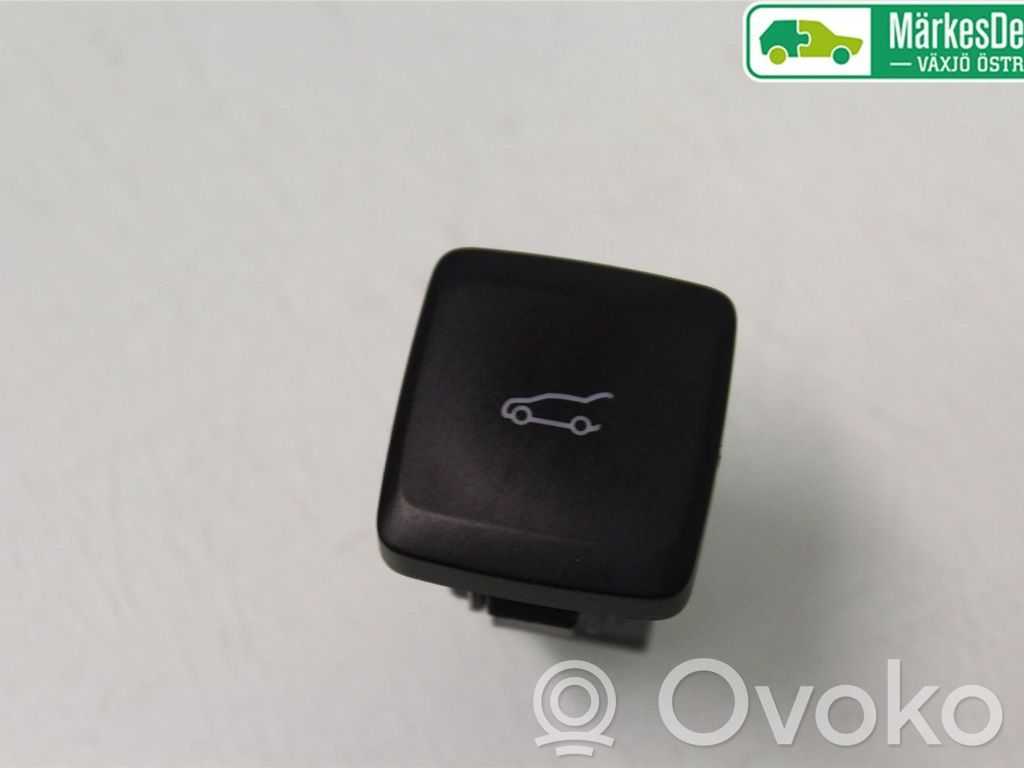 Ford Mondeo MK V Tailgate/boot open switch button 