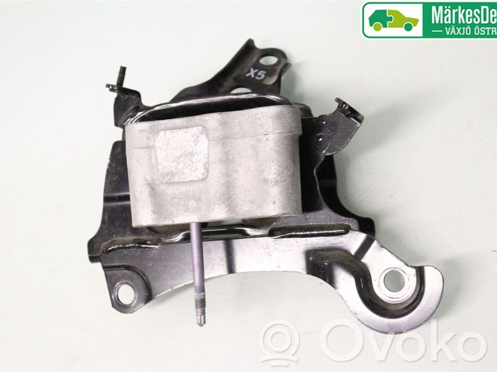 Lexus UX Engine mounting bracket 