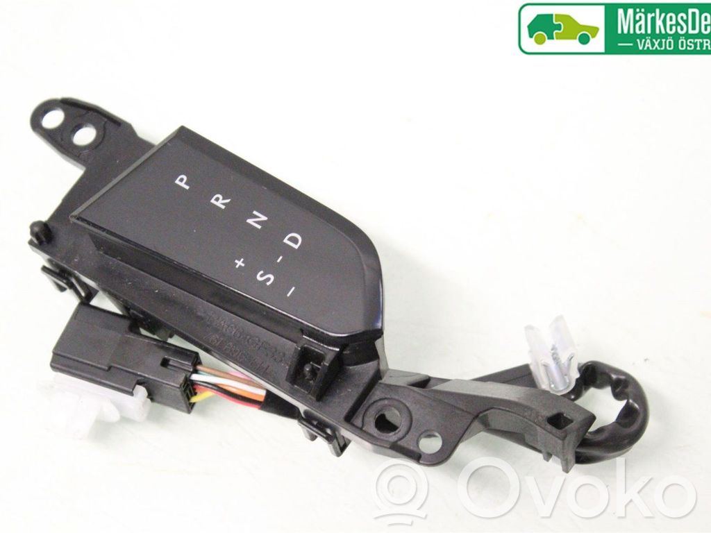Lexus UX Gear shift selector indicator 