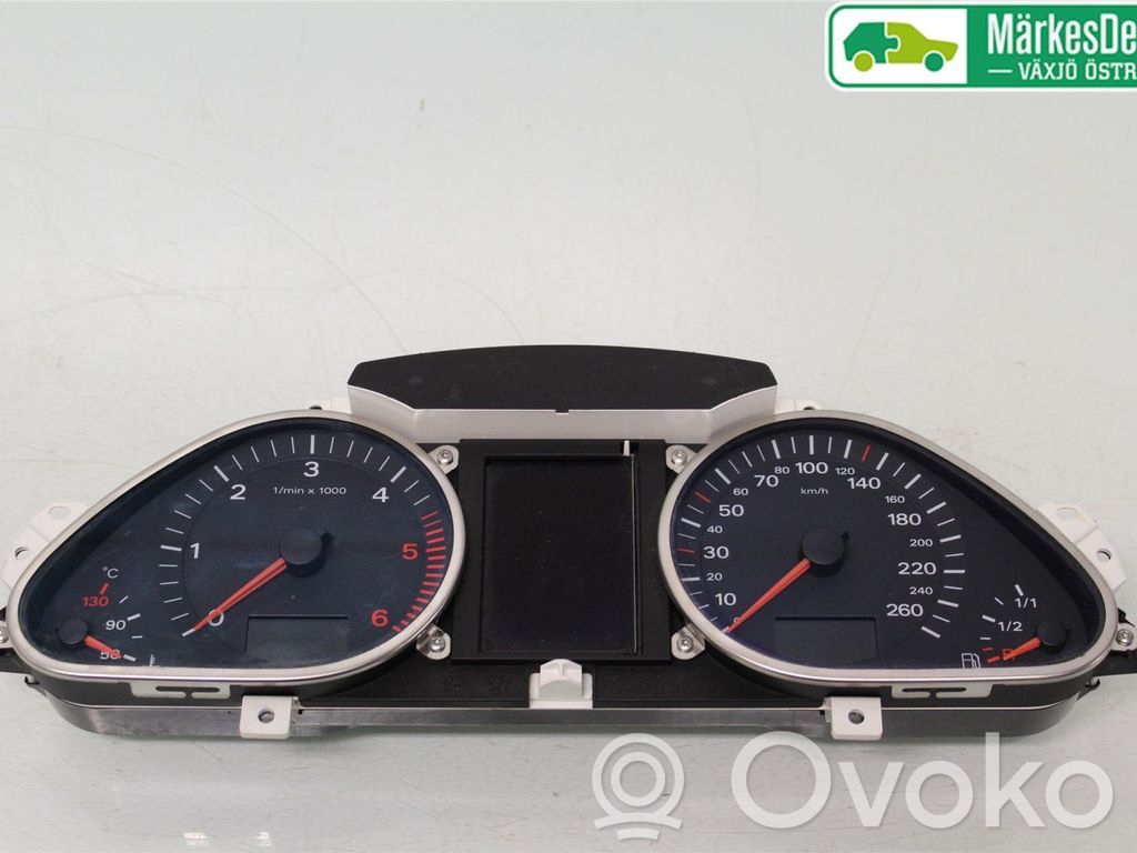 Audi Q7 4M Speedometer (instrument cluster) 