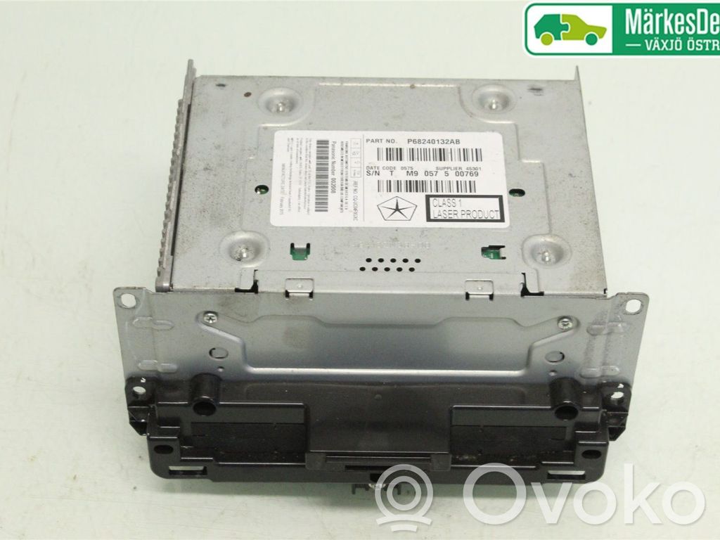 Fiat Freemont Panel / Radioodtwarzacz CD/DVD/GPS 